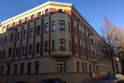 Wohnung zum Mieten in Halle 700,00 € 77.94 m²