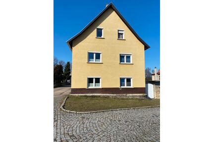 Großes Einfamilienhaus mit Gewerbehalle auf 3350 m2 Grundstück - Weimar Ehringsdorf