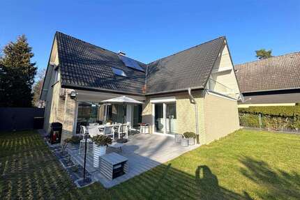 Haus zum Kaufen in Lage 650.000,00 € 249 m²
