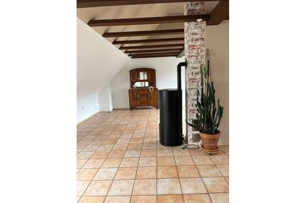 Hoch über den Dächern - Charmante Dachgeschosswohnung mit Komfort und Weitblick im Grünen - Baden-Baden Weststadt