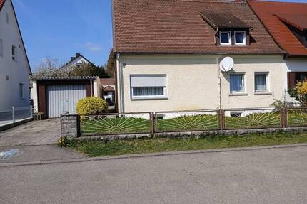 Bezahlbar - Möglich gestaltbare 2 Wohnungen - Doppelhaus zentral in Crailsheim zu verkaufen