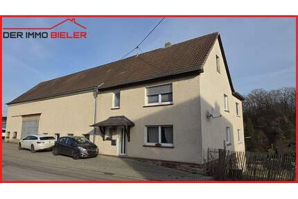 Groß, gepflegt, teilsaniert - Haus mit Stallungen und Hof in Hemmelzen bei Altenkirchen zu verkaufen