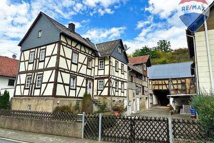 Hofreite mit ausgebautem Dachgeschoss und zwei Scheunen - Weinbach Blessenbach