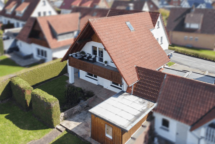 Großzügiges Wohnhaus mit bezugsfreiem Erdgeschoss und Bauplatzpotenzial - Steinheim