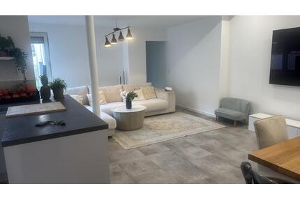 NACHMIETER FÜR 1.5 3 ZIMMER MIT Terrasse UND GARTEN - Schwetzingen