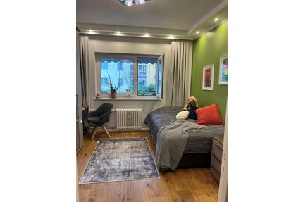 WG Mitbewohnerin - 800,00&nbsp;EUR Kaltmiete, ca.&nbsp; 55,00&nbsp;m&sup2; in Berlin (PLZ: 12109) Tempelhof-Schöneberg