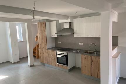 Wohnung zum vermieten - 950,00&nbsp;EUR Kaltmiete, ca.&nbsp; 82,00&nbsp;m&sup2; in Butzbach (PLZ: 35510)