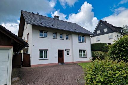 Wohnhaus Bergneustadt Altstadtnähe 850 m² Grundstück mit Brunnen - Wiehl