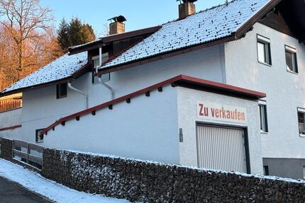 Terrasse- Drei Garagen- Vier Stellplätze- Haus - Kirchdorf im Wald