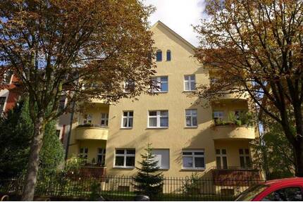 vermietete Altbauwohnung mit Balkon in Lichterfelde - Berlin