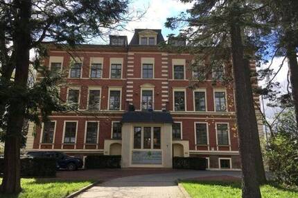 Betreutes Wohnen in wunderschönem Ambiente, Einbauküche, Aufzug und Stellplatz - Chemnitz Schönau