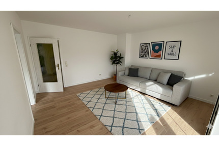 Renovierte 3-Zi Wohnung mit Balkon, EBK & Garage – Wertingen