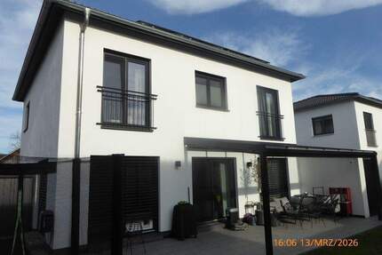 Attraktives, neuwertiges Einfamilienhaus mit hochwertiger Ausstattung in ruhiger Wohnlage - Berg bei Neumarkt in der Oberpfalz Richtheim