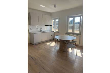 ALTBAUNEUES PARKETTWÄNDE VERPUTZTTEILMÖBLIERTBALKON - Düsseldorf Friedrichstadt