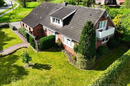 Modernisiertes Landhaus mit zwei Wohnungen, Scheune und optional separatem Grundstück - Nortmoor