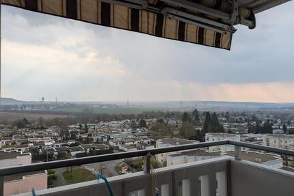 Privatverkauf: 2,5-Zi. Wohnung mit Balkon, TG & Aufzug - Bietigheim-Bissingen