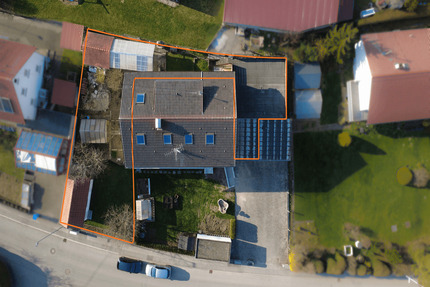 Fast wie ein eigenes Haus: Charmante Wohnung mit außergewöhnlichen Außenflächen und Dachterrasse - Kirchdorf an der Iller