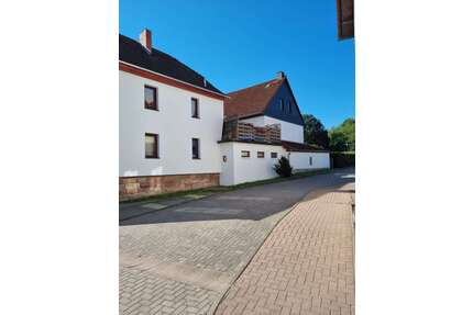 Haus zum Kaufen in Wasungen 89.000,00 € 168 m²