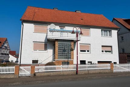 Gepflegtes Wohnhaus mit Scheune in Willingshausen-Wasenberg