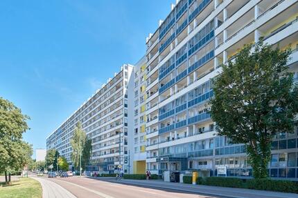 Modern & hell: Wohnung mit offener Wohnküche – Direkt einziehen in Halle Neustadt! 