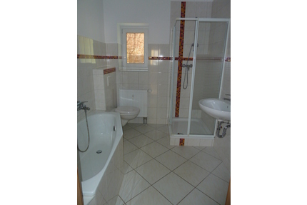 2 Raum-EG-Whg. mit großer Terrasse, Wanne und Dusche in Debschwitz! - Gera