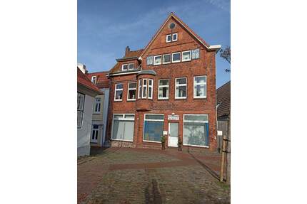 Kaufmannshaus mit Ladenlokal und großer Wohnung in 2 Etagen **Eine besondere Immobilie** - Wesselburen