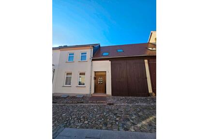 Mittelreihenhaus in Gnoien mit reichlich Grundstück