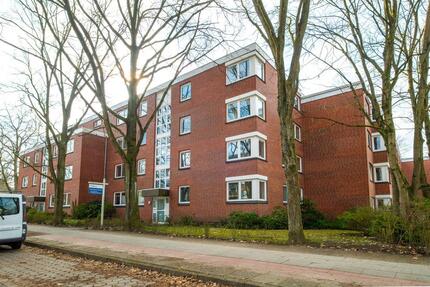Zentral in Rissen: 3- Zi.-Wohnung im Hochparterre mit Loggia & Tiefgarage - Hamburg Altona