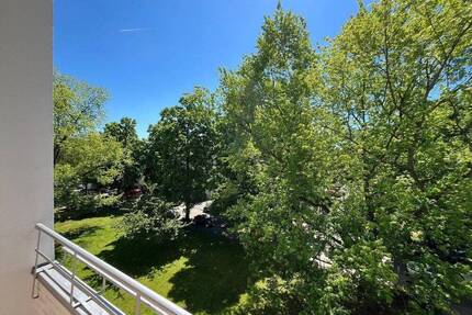 Ideale Balance zwischen Stadt und Natur: Bezugsfertige 2-Zimmer-Wohnung mit Südbalkon in Mariendorf - Berlin Mariendorf