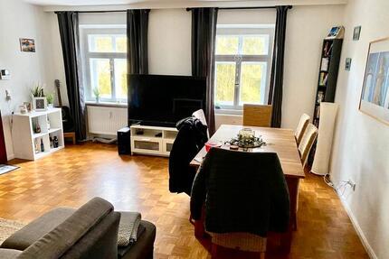 Zentrale 4,5-Zimmer-Wohnung mit Terrasse - Hof Altstadt
