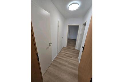 2 Zimmer Wohnung in Solingen - 880,00&nbsp;EUR Kaltmiete, ca.&nbsp; 51,00&nbsp;m&sup2; in Solingen (PLZ: 42657) Höhscheid