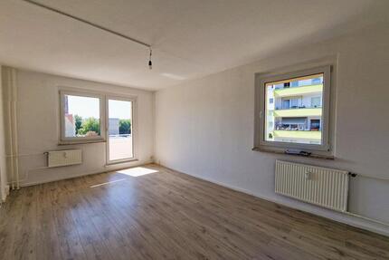 *500,-€ Einzugsgutschein sichern* Mit frisch renovierter 2 Zimmer-Wohnung in den Frühling starten - Zerbst (Anhalt)