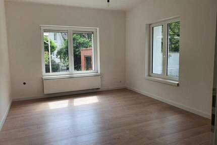 Traumhafte 3 Zimmer EG Wohnung mit Doppelgarage zu vermieten - Panten Hammer