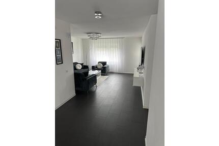 Helle 4 Zimmer Wohnung 86 m² mit Balkon, Garage &2 Stellplätze - Trochtelfingen