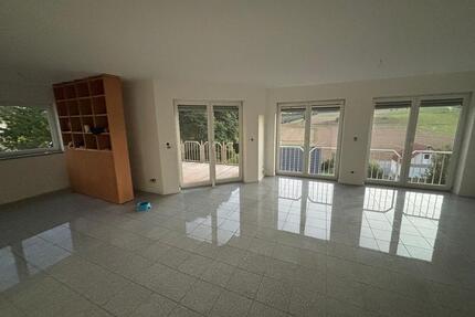 Großzügige helle 2-Zimmer-Wohnung - Altertheim