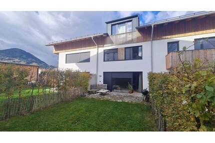 Modernes Mittelhaus mit Gartenanteil in familienfreundlicher Lage von Brannenburg - Branneburg
