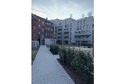 Moderne 3-Zi-Wohnung mit Balkon in ruhigem Innenhof – 5 Min zum HBF, EBK & TG-Stellplatz - Nürnberg Altstadt, St. Lorenz