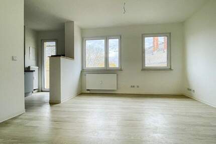 Ihr Raum für gemeinsames Wohnen - mit Einbauküche und Balkon! - Plauen Stadtmitte