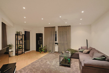 Aufwendig sanierte 3,5-Zimmer-Wohnung mit Balkon und Tiefgarage - Böblingen