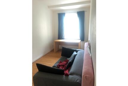 WG-Zimmer mit Balkon- 16qm - 300,00&nbsp;EUR Kaltmiete, ca.&nbsp; 56,00&nbsp;m&sup2; in Tastrup (PLZ: 24943)