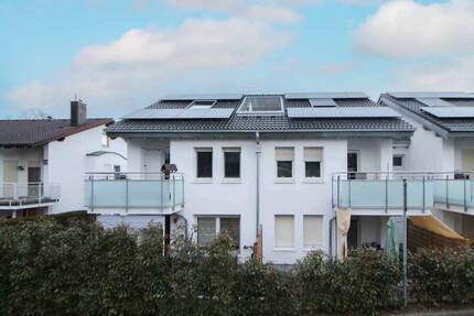 Attraktive 3-Zimmer-Wohnung auf zwei Ebenen mit Süd-Terrasse und Garage - Stuttgart Plieningen