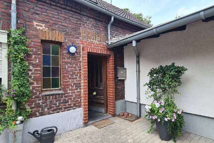 Haus zum Kaufen in Grefrath 198.000,00 € 120 m²