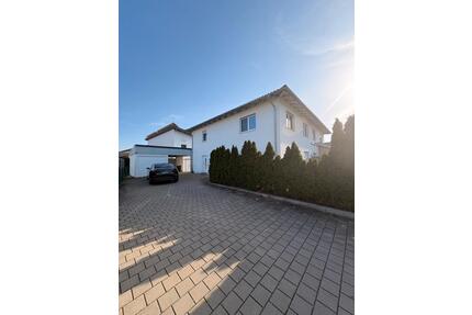 Großzügige Doppelhaushälfte - 1.480,00&nbsp;EUR Kaltmiete, ca.&nbsp; 140,00&nbsp;m&sup2; in Aholfing (PLZ: 94345)