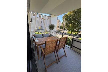 WG- Zimmer teilmöbliert mit eigenem Balkon - Augsburg Antonsviertel