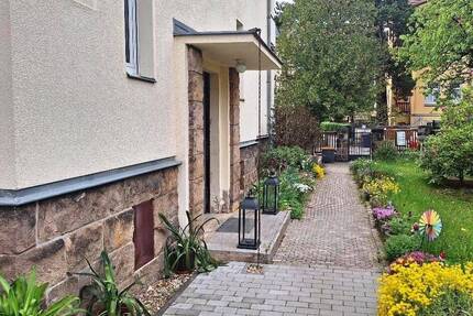 Mehrfamilienhaus in begehrter Wohnlage von Dresden-Bühlau