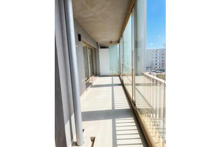 Modern und lichtdurchflutet: 2-Zimmer-Wohnung mit XXL-Loggia (3.OG) mit TG-Stellplatz - München Aubing-Lochhausen-Langwied