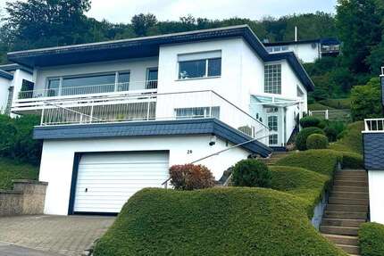 Haus zum Kaufen in Lüdenscheid 249.000,00 € 182 m²