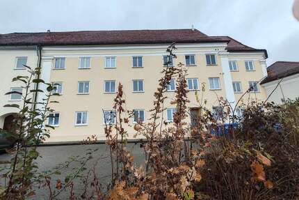 Haus zum Kaufen in Gars am Inn 1.180.000,00 € 440 m²