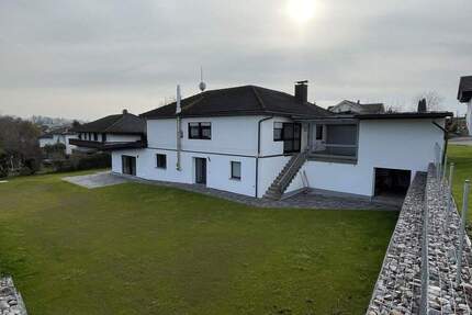 Platz für die ganze Familie - freistehendes Einfamilienhaus mit Terrasse & großem Garten - Windorf / Rathsmannsdorf