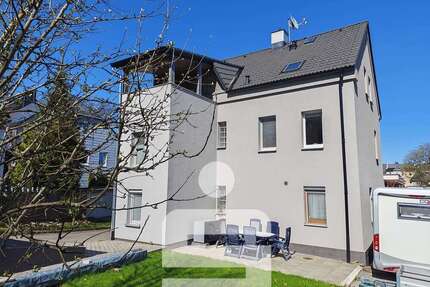 Haus zum Kaufen in Helmbrechts 360.000,00 € 210 m²